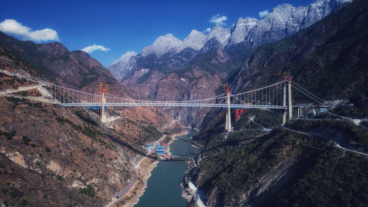 香麗高速虎跳峽金沙江特大橋